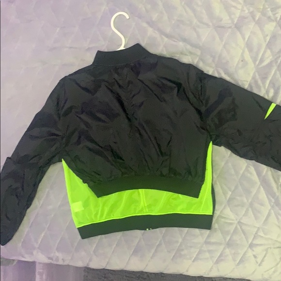 Thin windbreaker bomber jacket - Picture 3 of 4